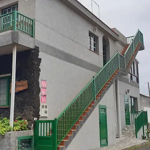 https://beautiful-sunny-coastal-2-bedrooms-apartment.in-canary-islands.com