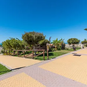 https://apartamento-a-pie-de-playa-benajarafe.es-andalucia.com